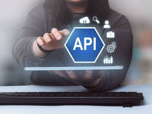 API Architecture (REST & GraphQL)